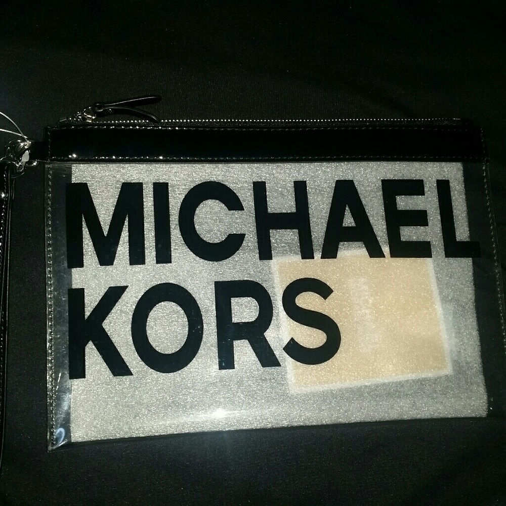 Michael kors clutch
